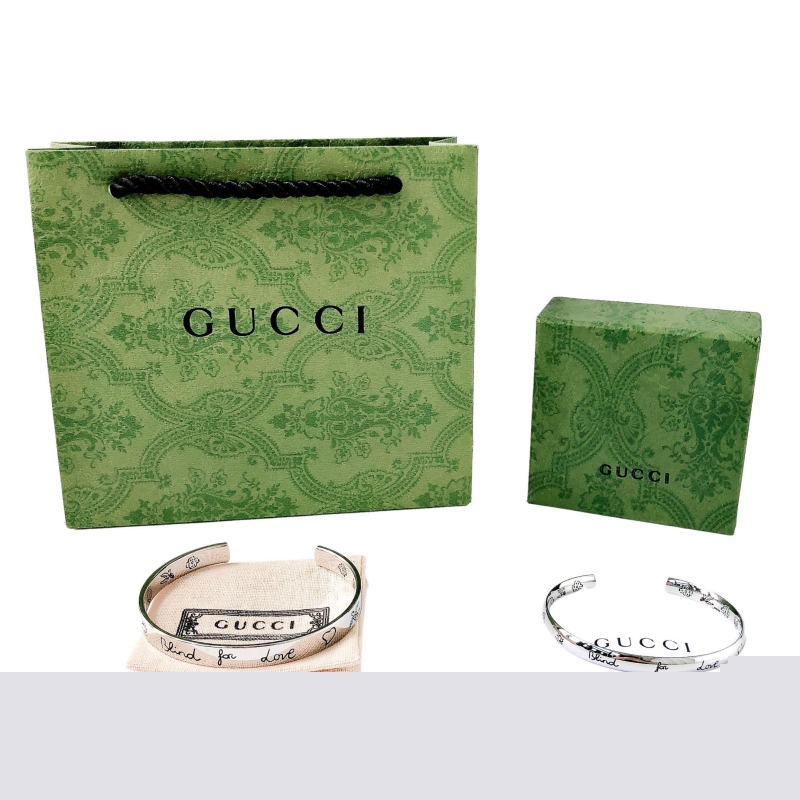 G*u*i bracelets